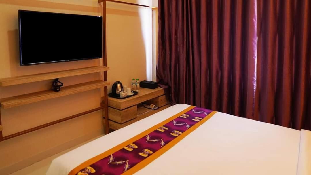 Elohim Hotel Sentani Jayapura Ngoại thất bức ảnh